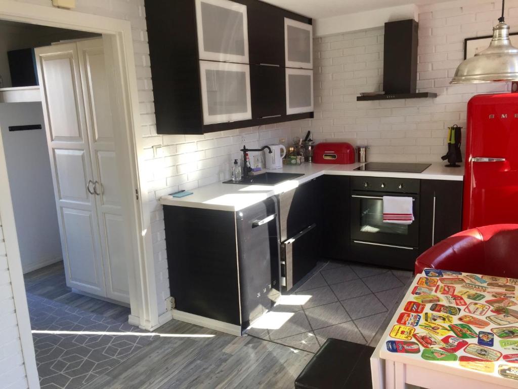 Cozee Central Apartments photo 4