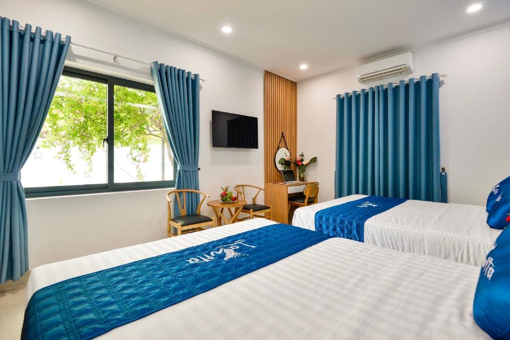 Четырехместный (Четырехместный номер с душем), La Vita Hotel