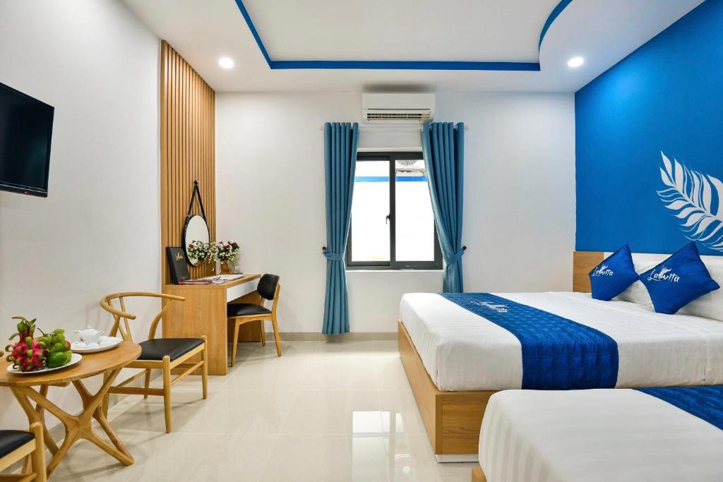 Четырехместный (Четырехместный номер с душем), La Vita Hotel