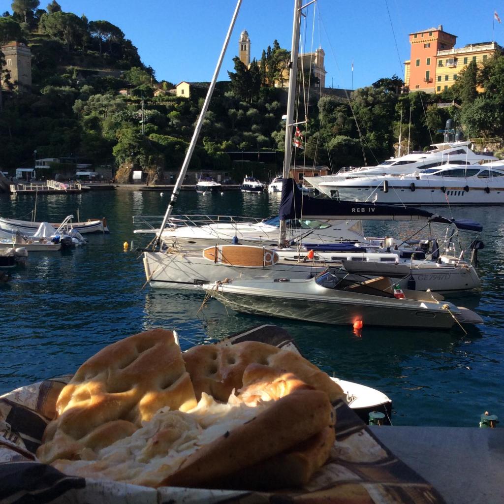 Pieds dans l'eau à Portofino by PortofinoVacanze photo 2