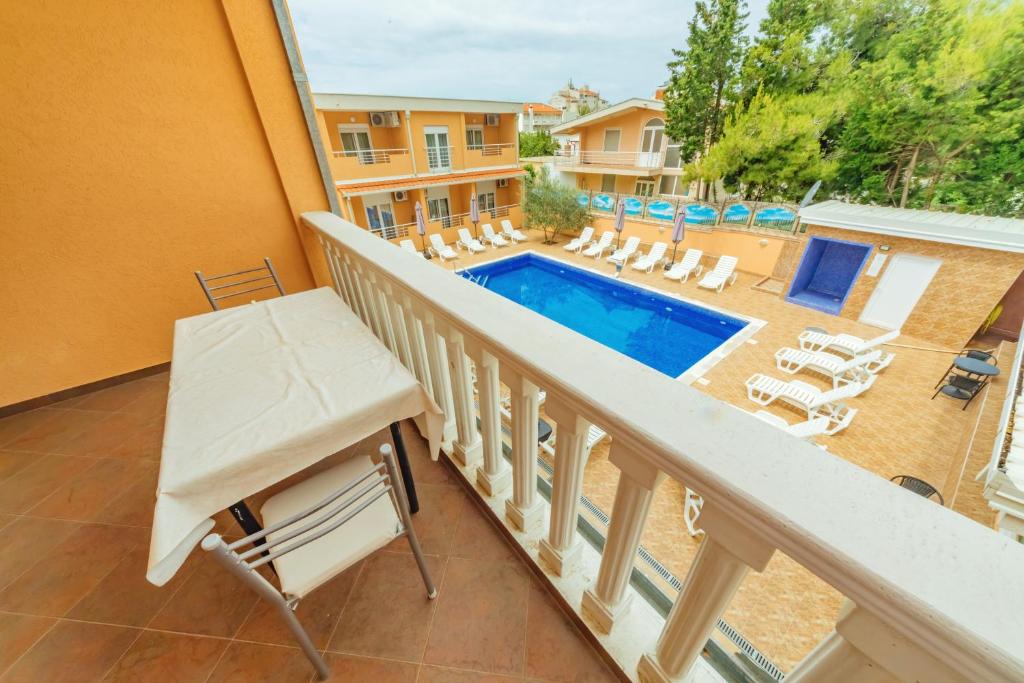Апартаменты (Апартаменты с балконом), Vila Smilja with Pool