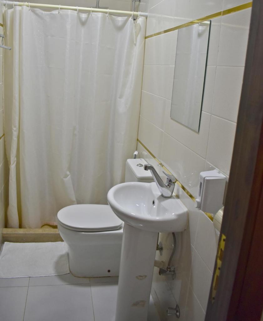 Двухместный (King Room with Sofa Bed and Private Bathroom), Abdeen Palace Hostel
