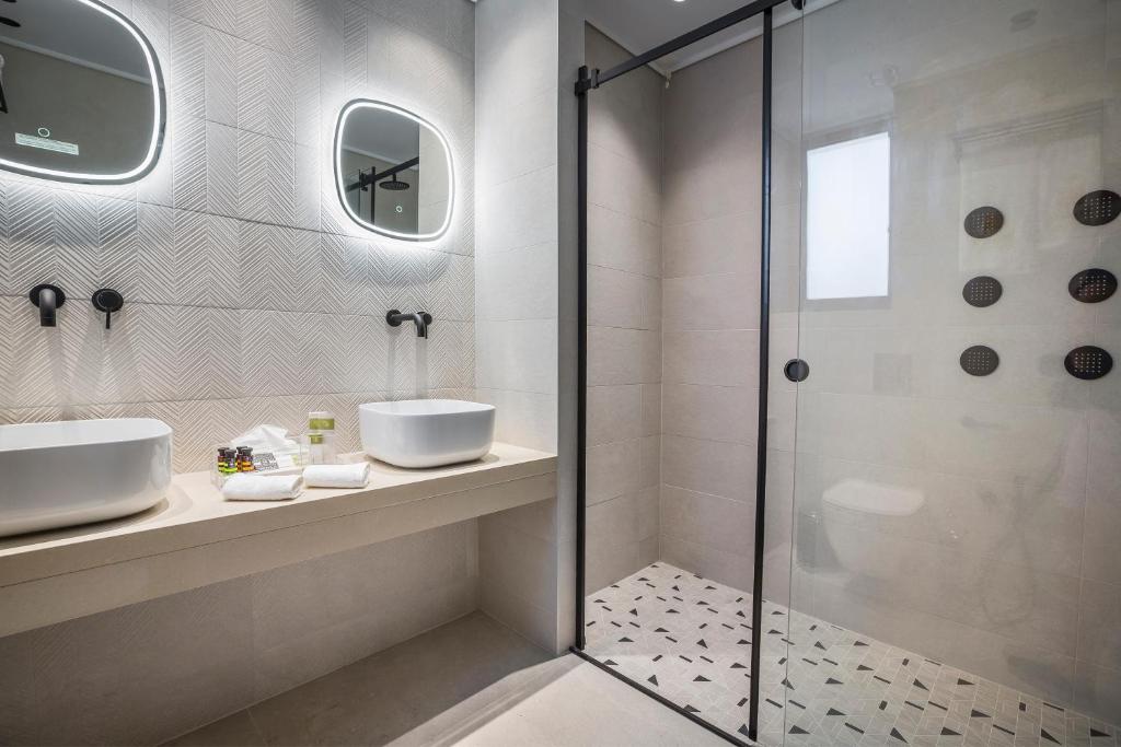 Сьюит (Люкс с балконом), Royalty Hotel Athens