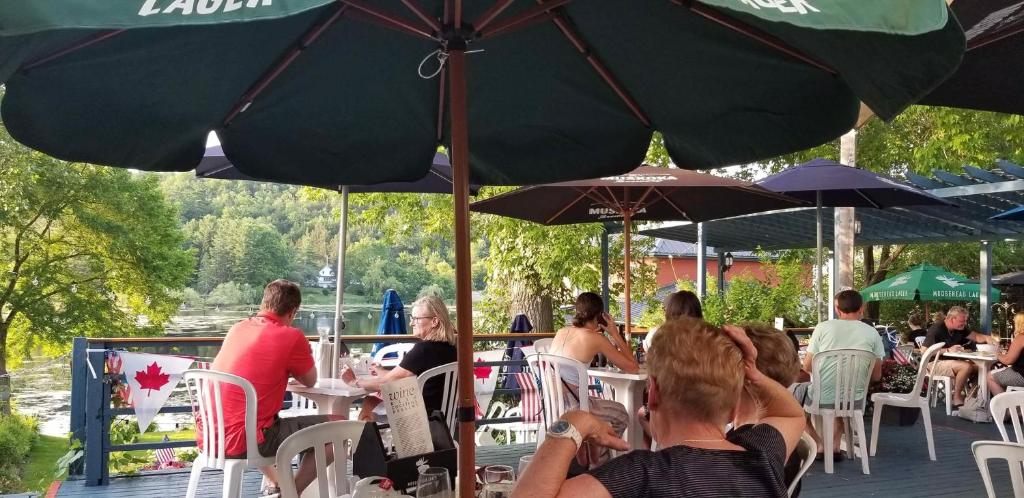 The Cove Inn photo 4