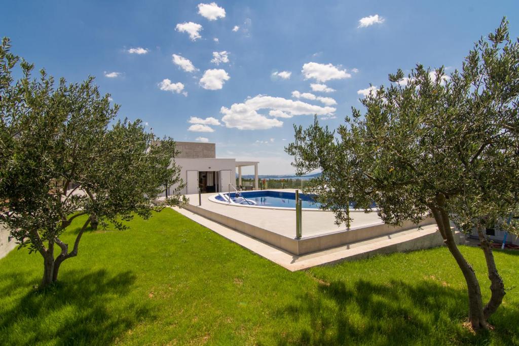 Villa Olive`s secret photo 2