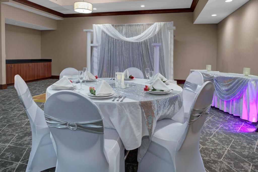 Holiday Inn Hotel & Suites Lima, an IHG Hotel photo 3