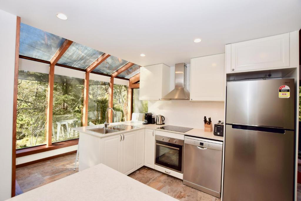 Sublime Cedar Lodge Leura photo 1