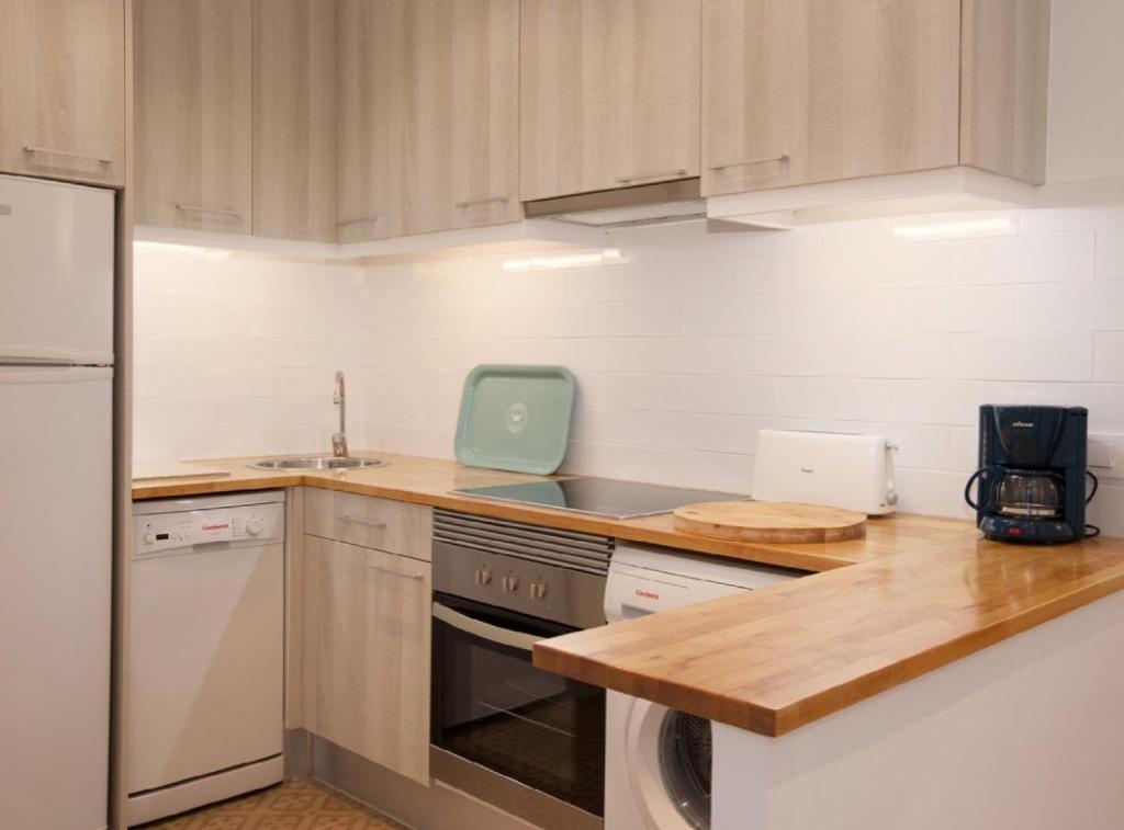 Napoles · Modernist flat close to Sagrada Familia - Tap to explore photos