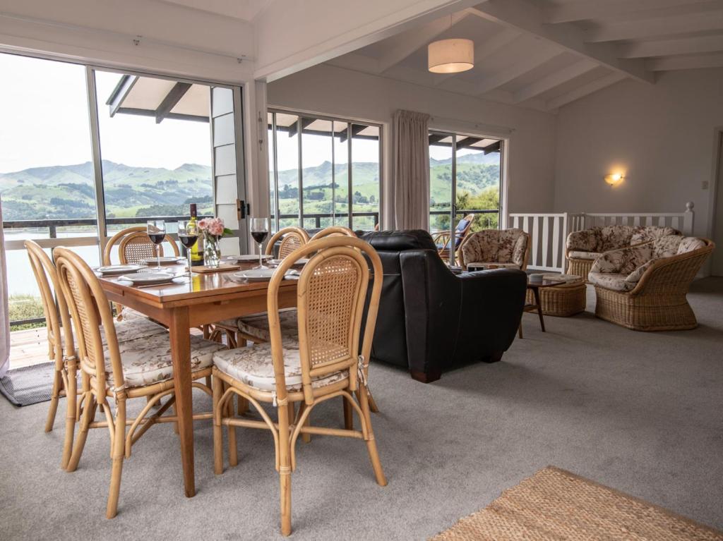 Kingfisher's Perch - Takamatua Holiday Home photo 3
