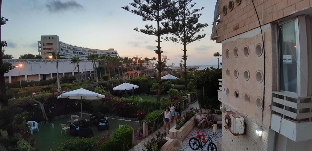 2bed rooms 95m, Garden&sea view, first floor, Family only دور اول بمدخل مستقل photo 4