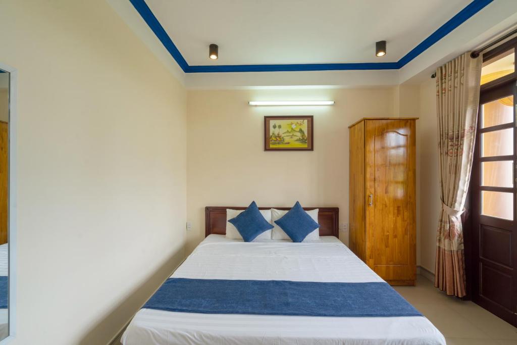 The Little House - 199