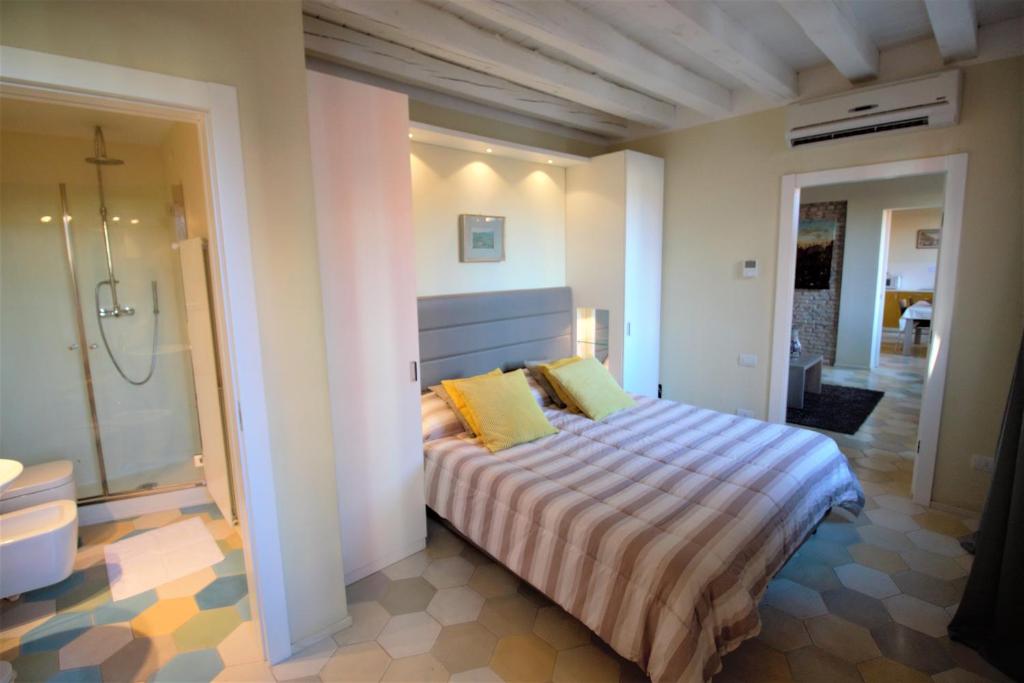 New central and spacious, Venice