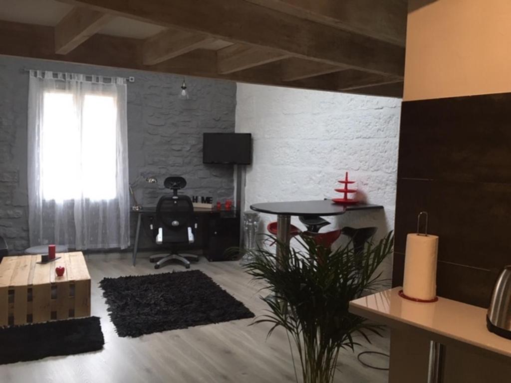 Duplex au Coeur de Lunel photo 1