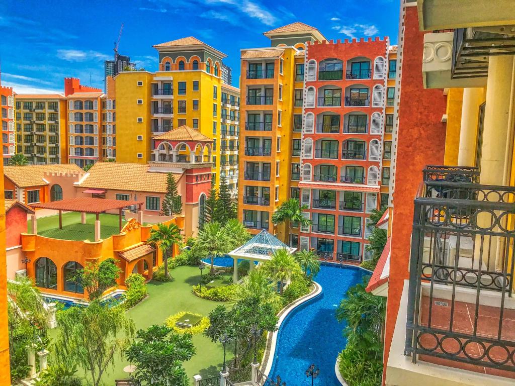 Сьюит (Люкс с видом на бассейн), Venetian Resort Pattaya