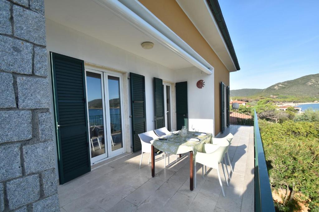 Appartamenti Montecristo - Fronte mare in posizione unica photo 2