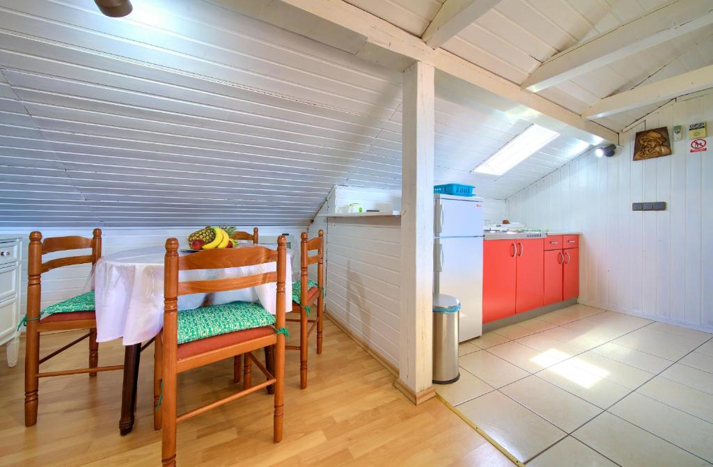 Stella Apartmani Malinska Samoborska 9 photo 3