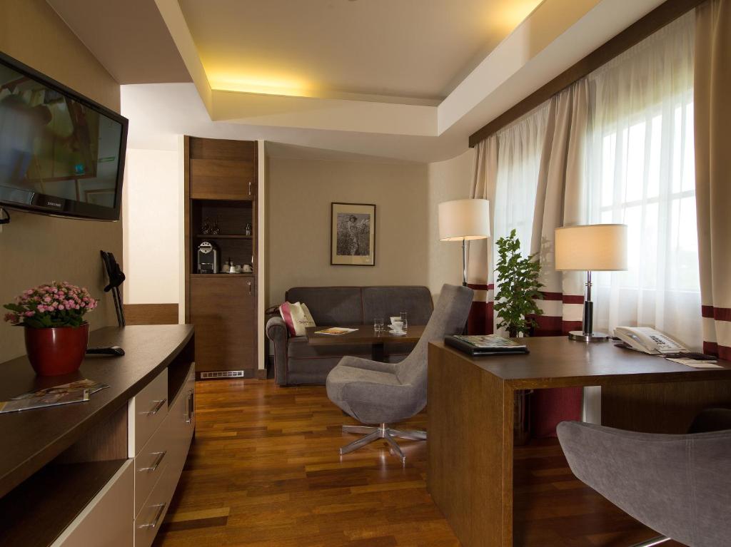 Двухместный (Deluxe Double Room with Balcony - Lake Side), Seehotel Rust