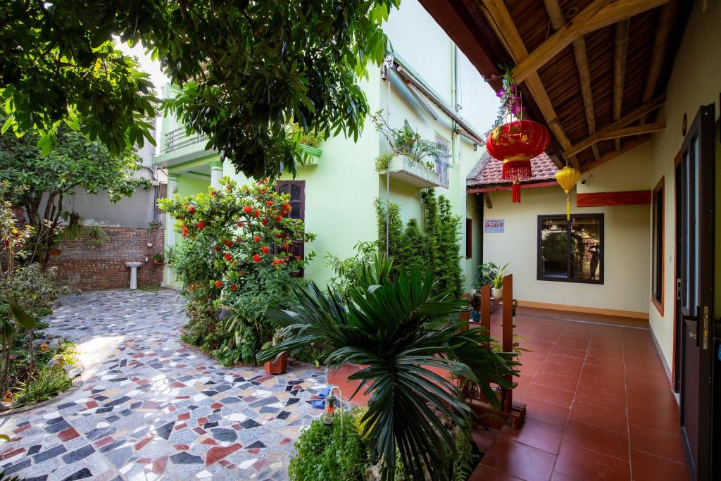 Tam Coc Lotus Flower Homestay