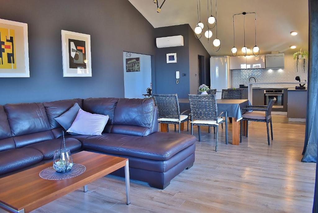 Penthouses Panorama photo 2