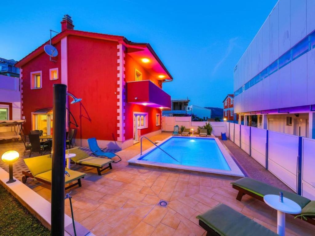 Simplistic Holiday Home in Okrug Gornji with Swimming Pool photo 1