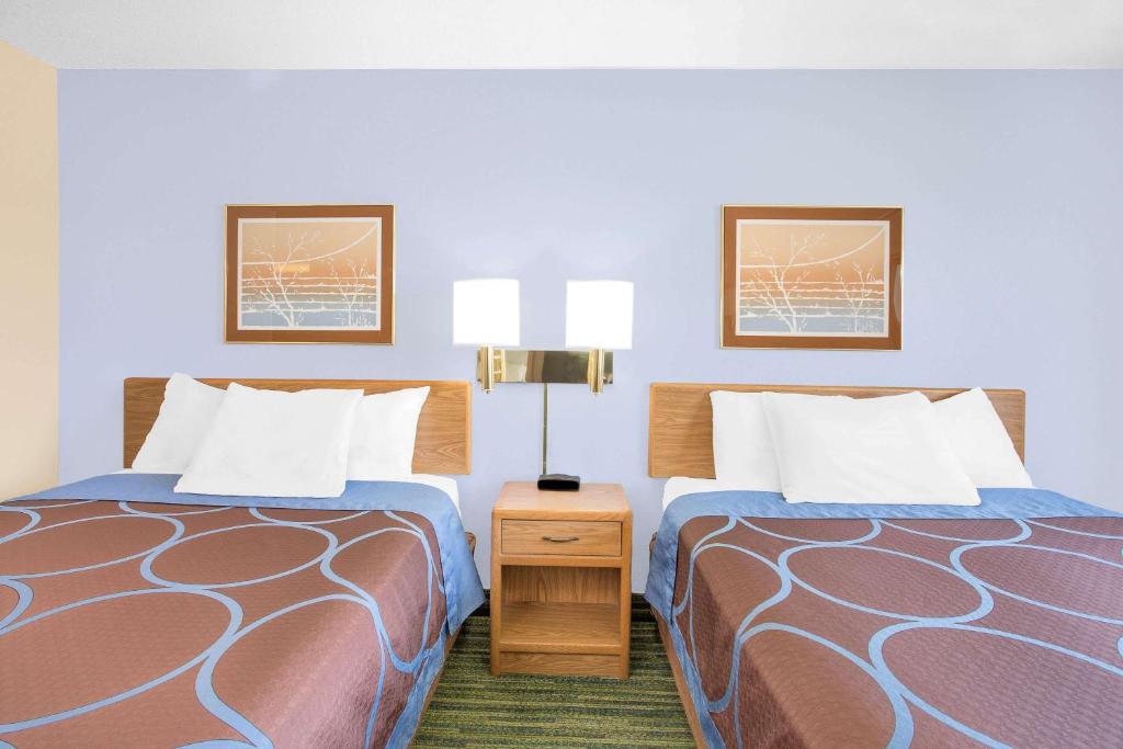 Boarders Inn & Suites by Cobblestone Hotels Waterloo Cedar Falls photo 4