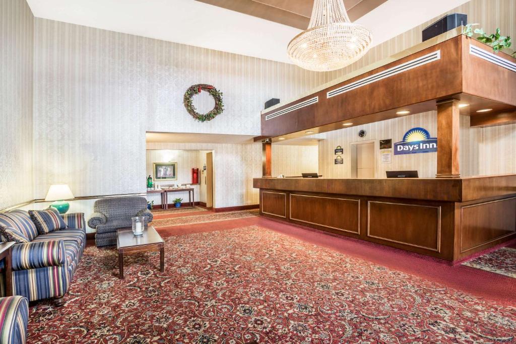 Days Inn by Wyndham Westminster photo 2