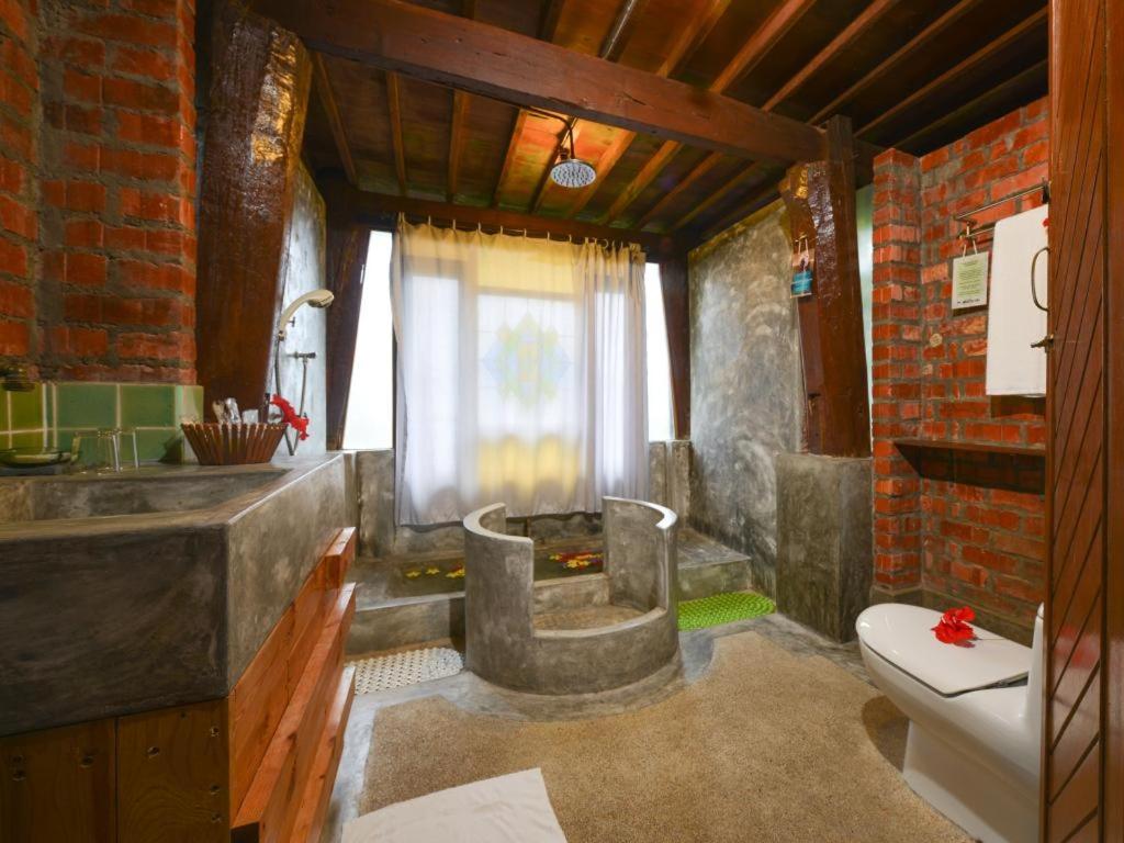 MaliHom Private Estate photo 3