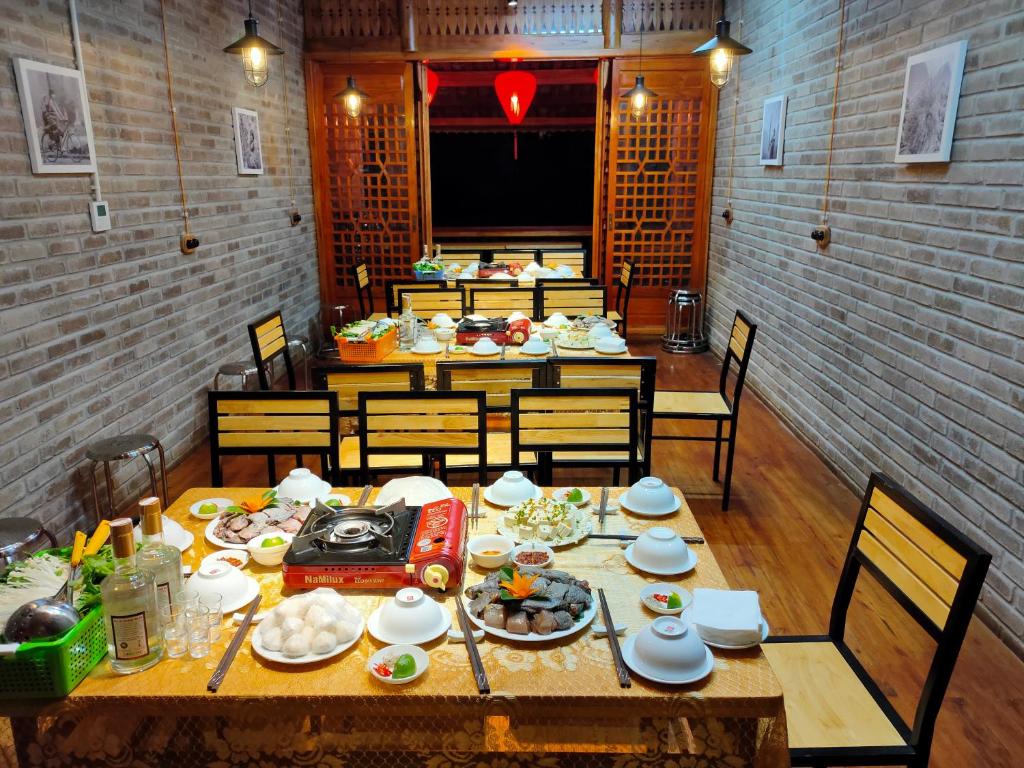 Ethnic House Lounge bar & hostel