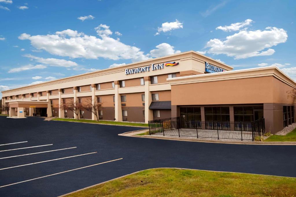 Baymont by Wyndham Traverse City image