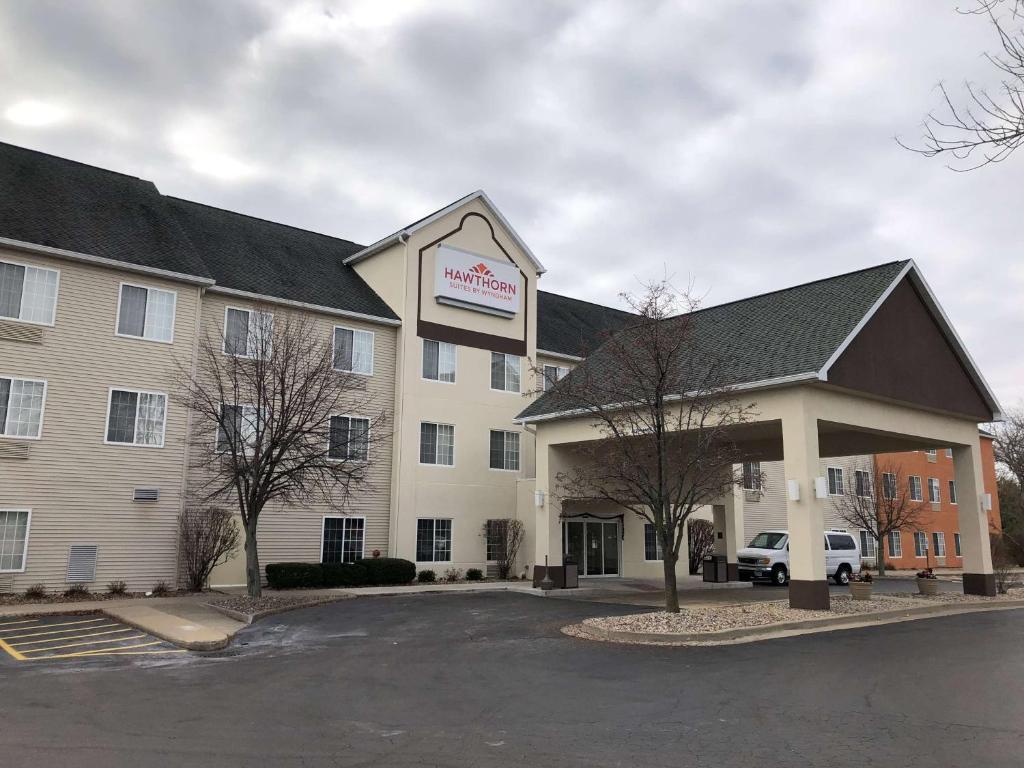 Hawthorn Extended Stay by Wyndham Decatur image
