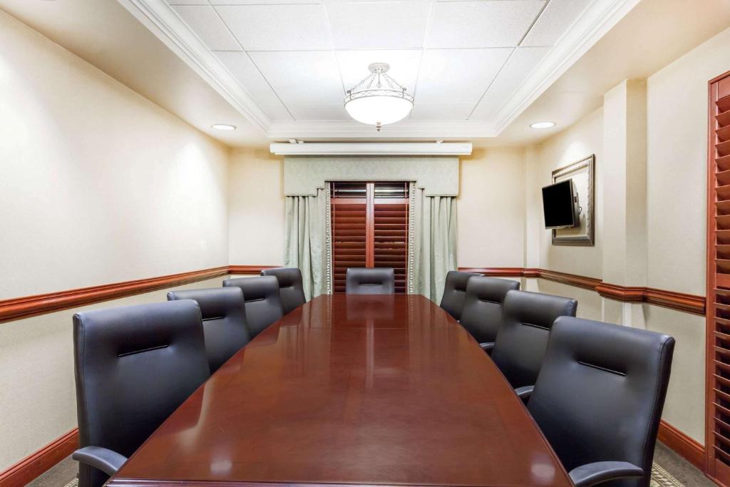 Wingate by Wyndham Columbia/Lexington photo 1