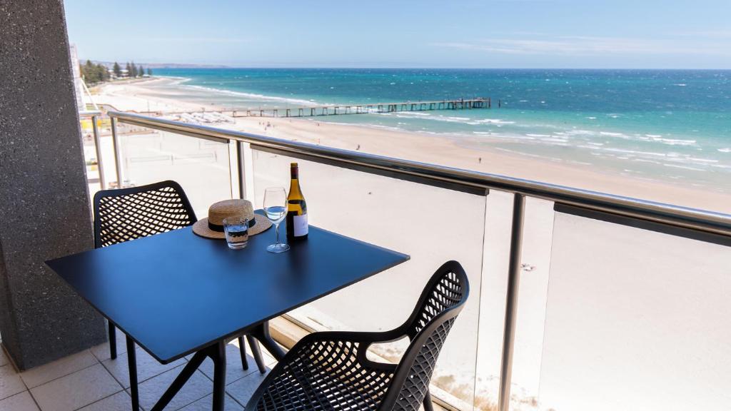 Oaks Glenelg Plaza Pier Suites photo 1