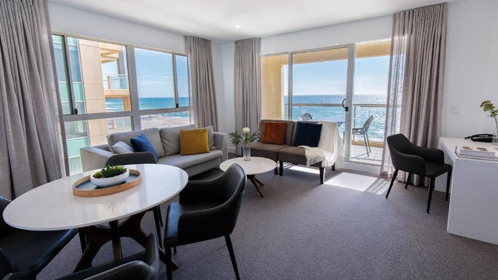 Oaks Glenelg Plaza Pier Suites photo 2