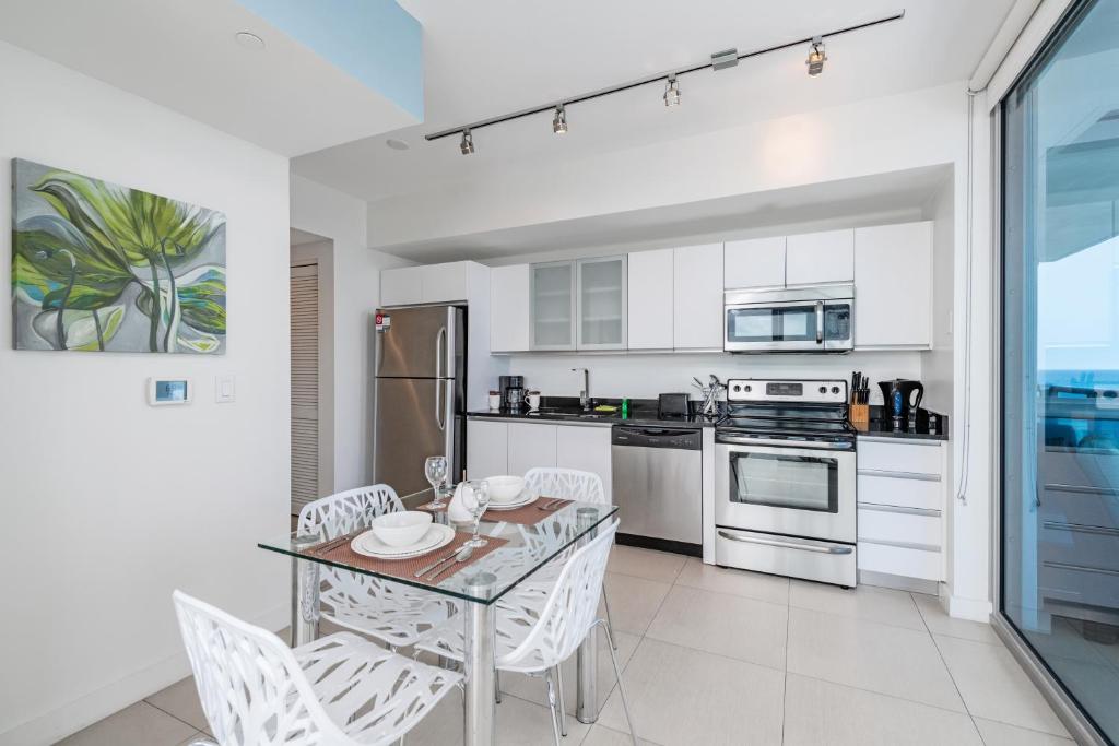Апартаменты (Апартаменты с 1 спальней — Балкон, вид на город), Bluebird Suites Monte Carlo Miami Beach