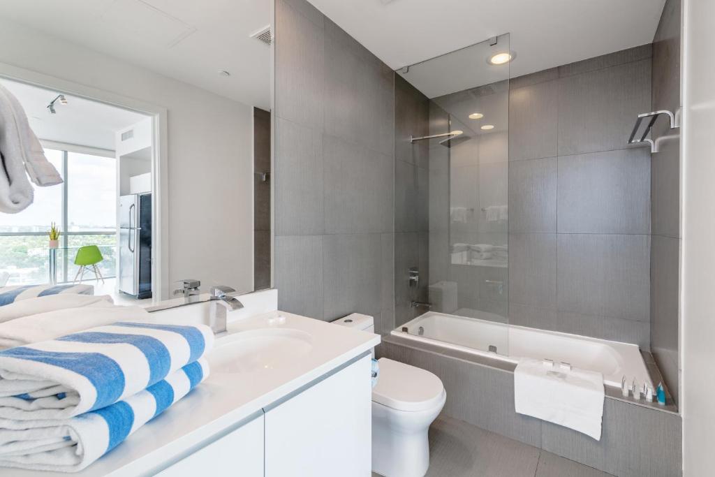 Апартаменты (Апартаменты с 1 спальней — Верхний этаж, вид на город), Bluebird Suites Monte Carlo Miami Beach