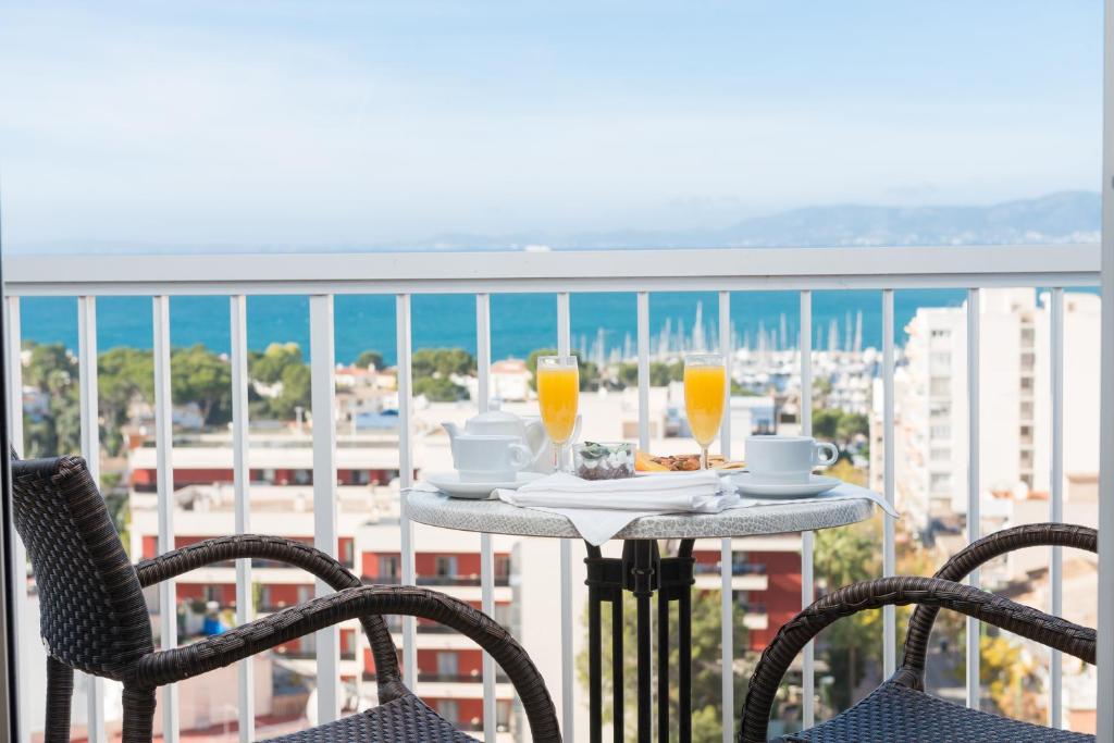 Hotel Torre Azul & Spa - Adults Only - Tap to explore photos
