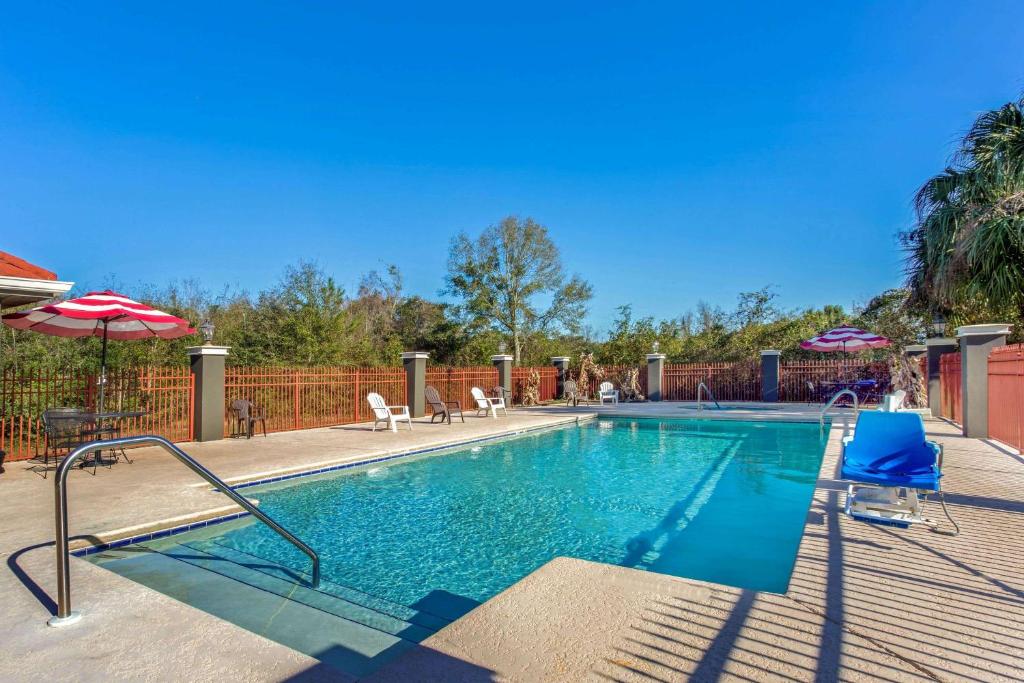 La Quinta Inn & Suites by Wyndham Mobile - Tillman's Corner image