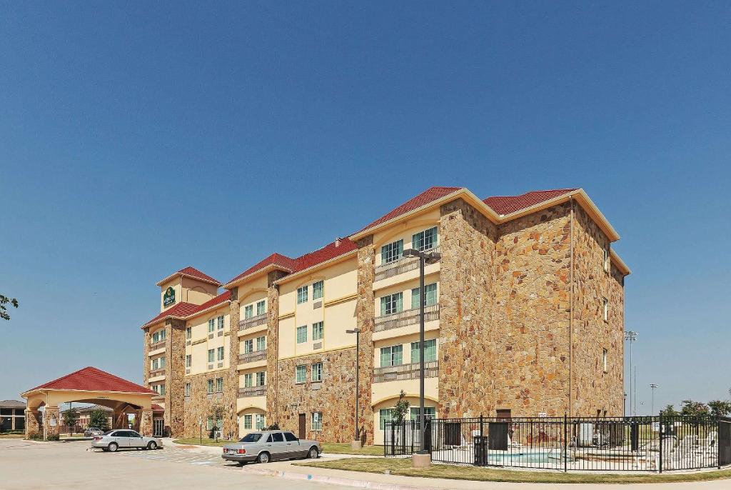 La Quinta Inn & Suites by Wyndham McKinney image