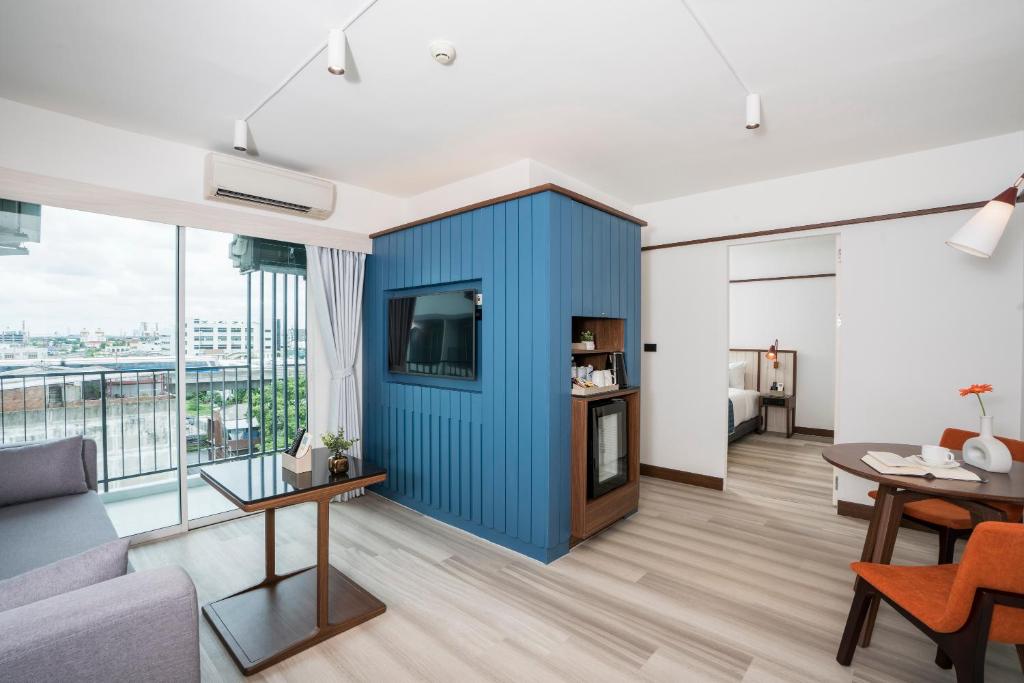 Сьюит (Люкс с балконом), Отель At Mind Executive Suites