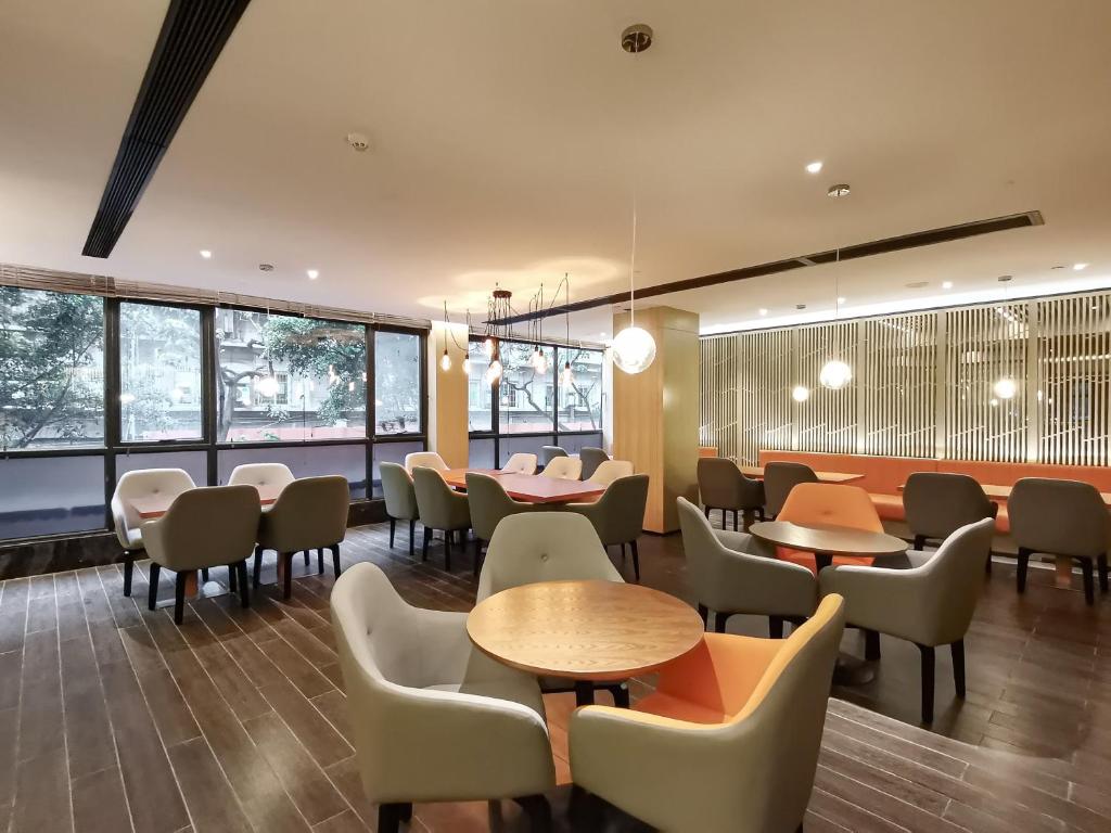 Paco Hotel Beijing Road Metro Guangzhou-Shuttle bus to Canton Fair photo 1