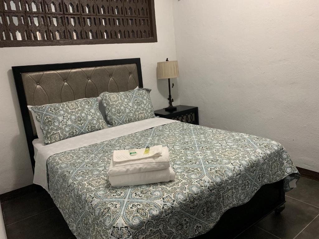 BEAUTIFUL 3 BEDROOM PRIVATE UNIT, FREE PARKING, FREE WIFI photo 3