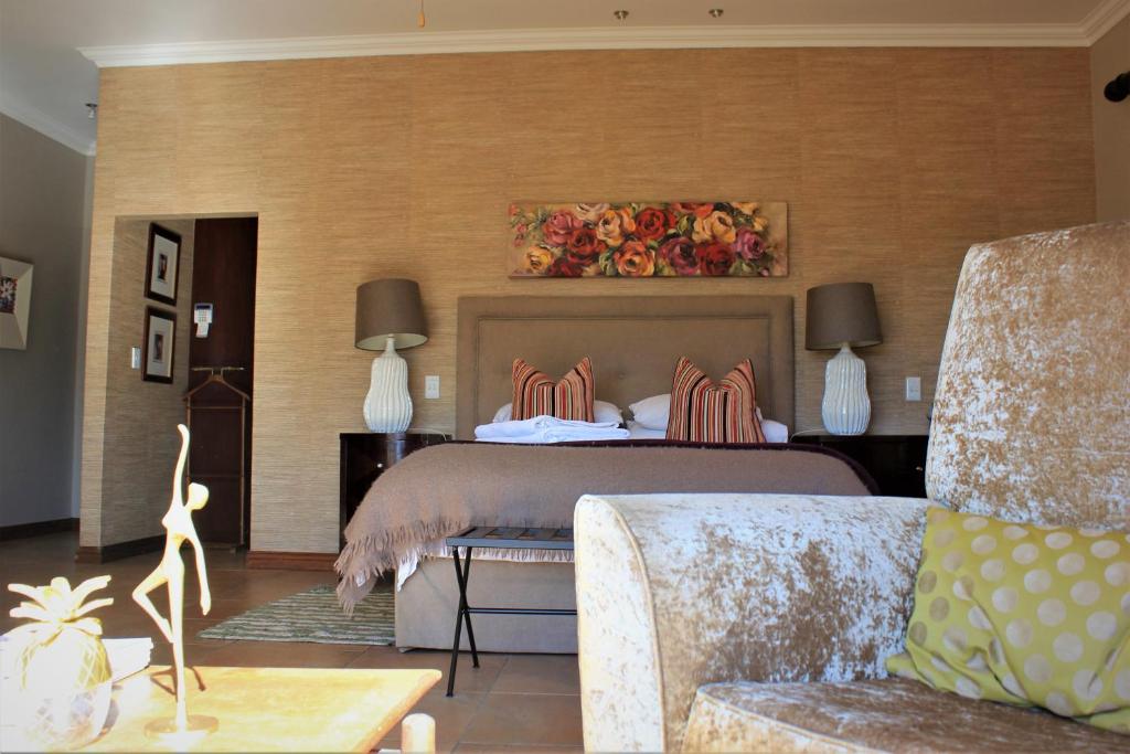 Karee & Wild Olive Guest Lodge photo 2
