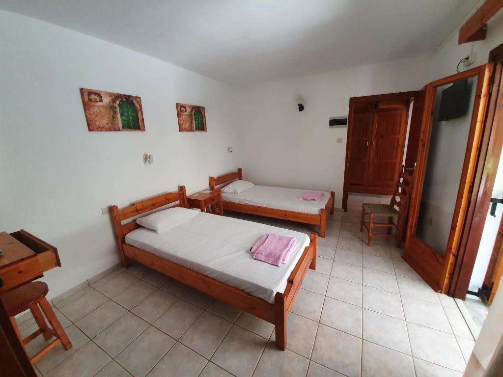 Dionisos Studios and Apts Skiathos photo 4