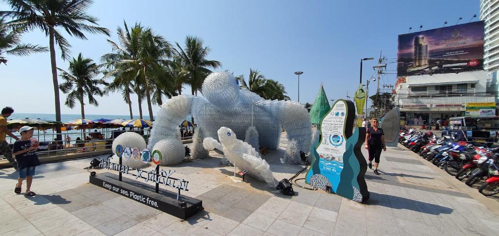 Двухместный (Стандартный номер с кроватью размера «king-size»), Elephant Plaza Pattaya