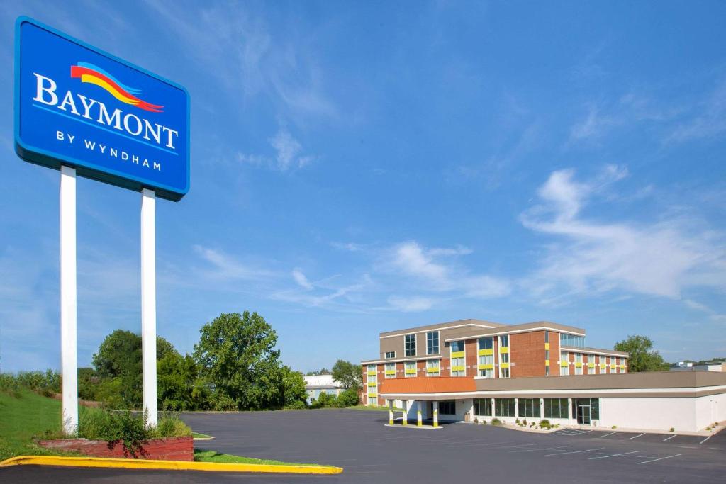 Baymont by Wyndham Grand Rapids Near Downtown photo 1