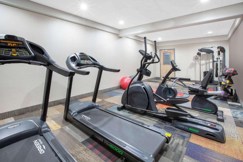 Baymont by Wyndham Grand Rapids Near Downtown photo 3