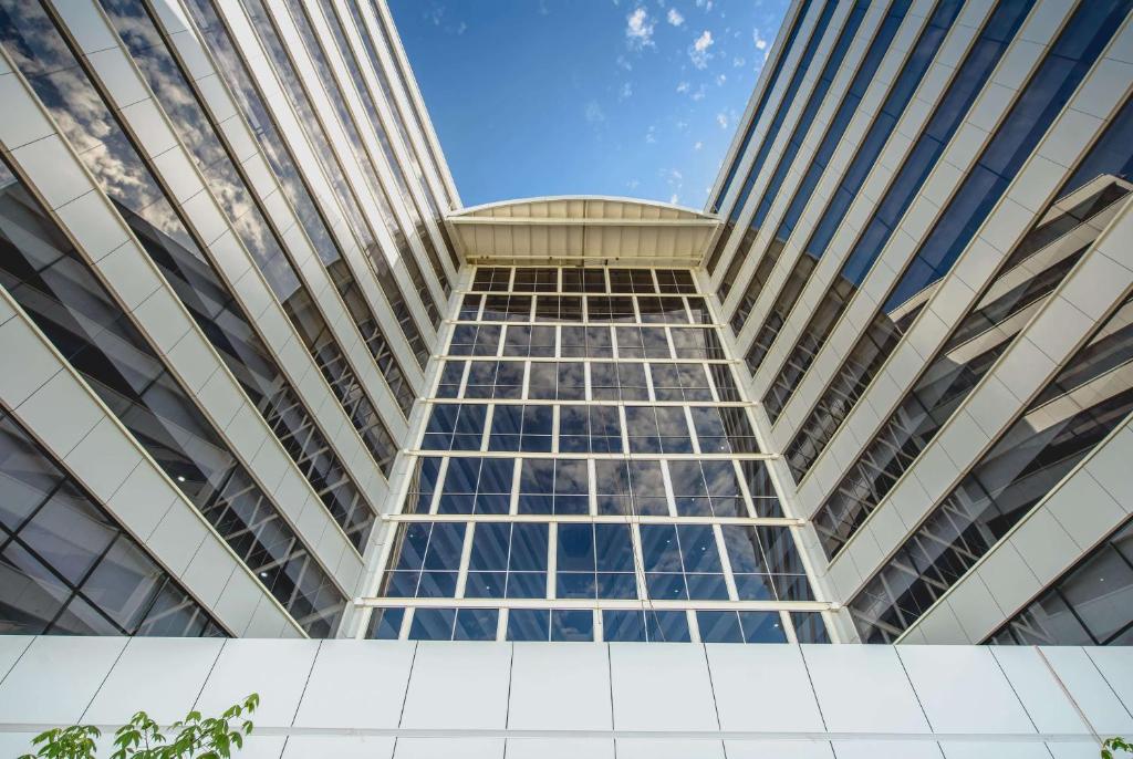 Wyndham Manta Sail Plaza Hotel and Convention Center photo 1