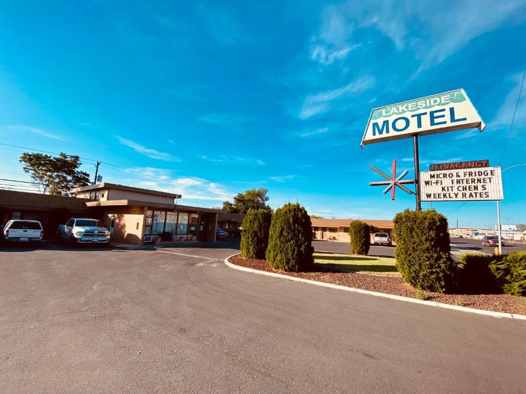 Lakeside Motel photo 3