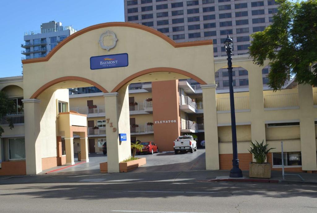 Baymont by Wyndham San Diego Downtown image