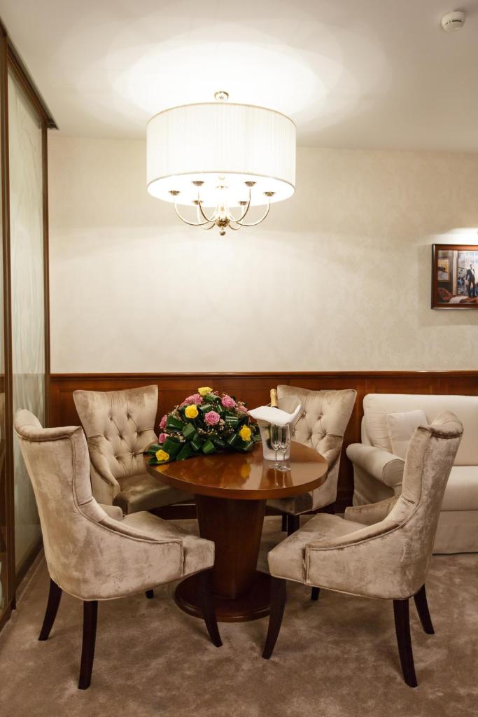 Сьюит (Люкс с 1 спальней), Hotel International Iasi
